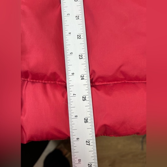 L.L. Bean Red Puffer Vest Size unknown measurement’s in photos - Picture 5 of 10